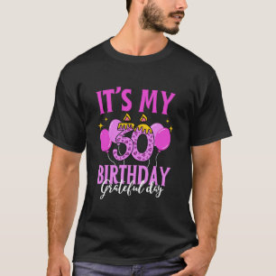 Grappige verjaardag viering voor een koningin meis t-shirt