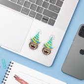 Grappige verjaardagssticker voor katten – Aangepas Sticker (Laptop met iPhone)