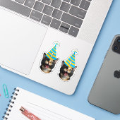 Grappige verjaardagssticker voor katten – Aangepas Sticker (Laptop met iPhone)