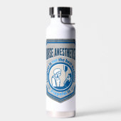 Grappige verpleegkundige anesthesist propofol het waterfles (Links)