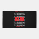 Grappige verpleegster houdt van-alert, georiënteer bureaumat (Voorkant)