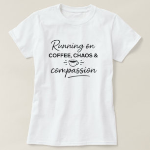 Grappige verpleegster nachtdienst cafeïne t-shirt