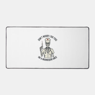 Grappige verpleegster skelet injectiespuit vintage bureaumat