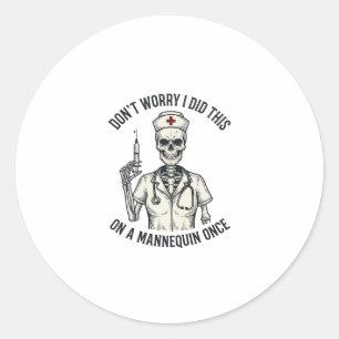Grappige Verpleegster Skelet Spuit Antieke Gravure Ronde Sticker