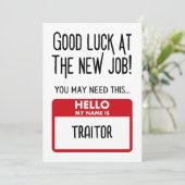 Grappige 'verrader badge' collega vertrekken bedankkaart (Staand voorkant)