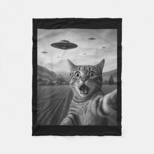 Grappige Verraste Ed Kat Selfie Met Alien Ufo Kat Fleece Deken (Voorkant)