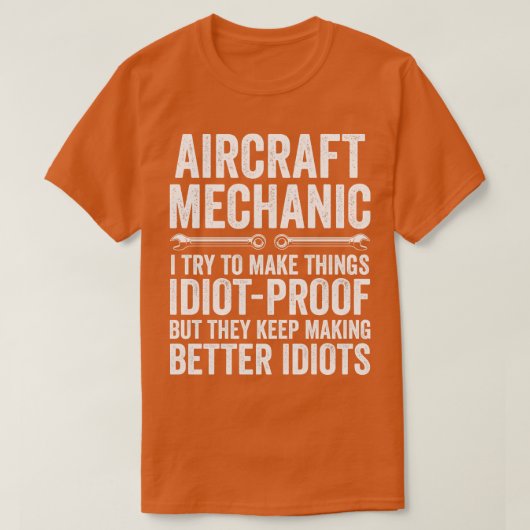Grappige Vliegtuig mechanic fixing vliegtuigen T-shirt (Design voorkant)