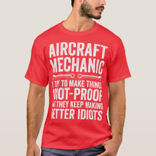Grappige Vliegtuig mechanic fixing vliegtuigen T-shirt
