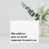 Grappige Voorstelhuwelijk Uitnodiging Trouwambtena (Staand voorkant)