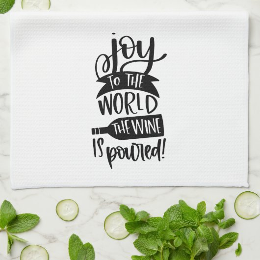 Grappige vreugde dat de wijn wordt geschonken theedoek (Gevouwen)