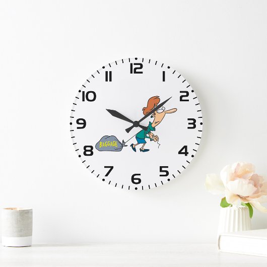 Grappige vrouw met emotionele bagage grote klok