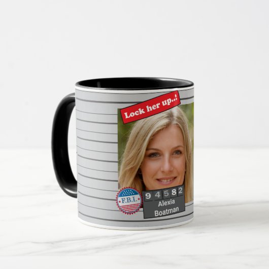 Grappige Vrouwen Politie Mugshot Verjaardagsgrap Mok (Voorkant links)