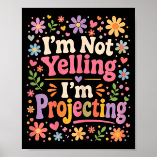Grappige vrouwenlerares projecteert in klaslokaal, poster