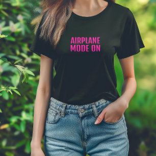 Grappige wandelshirt vliegtuigmodus aan roze paar t-shirt