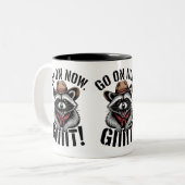 Grappige wasbeer cowboy gaan nu Git Country Wester Tweekleurige Koffiemok (Voorkant links)