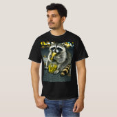 Grappige Wasbeer Die Pruimen Meme T-shirt (Voorkant volledig)