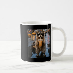 Grappige wasbeer drinkt ijskoude koffie dier meme koffiemok