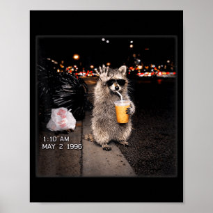 Grappige wasbeer drinkt ijskoude koffie dier meme poster