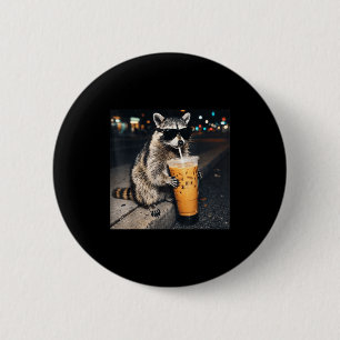 Grappige wasbeer drinkt ijskoude koffie dier meme ronde button 5,7 cm