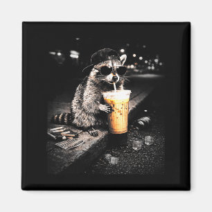 Grappige Wasbeer Drinkt IJskoude Koffie Kunstwerk Magneet