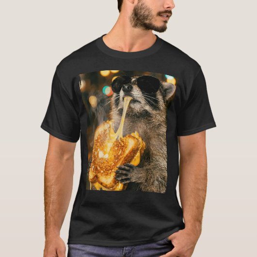 Grappige Wasbeer Eet Geroosterd Kaas T-shirt (Voorkant)