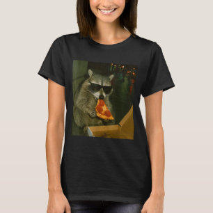 Grappige wasbeer eet Zza dier meme  T-shirt