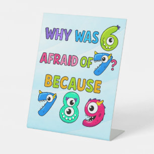 Grappige wiskundeposter voor kinderen 7 8 9 grap reclamebord met voetstuk
