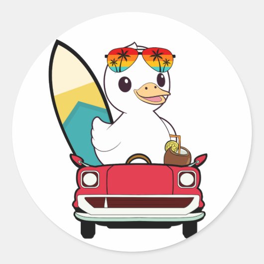 Grappige witte eend rijdt naar het strand ronde sticker (Voorkant)