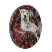 grappige witte pitbull hond op de bank dartbord (Voorkant Links)