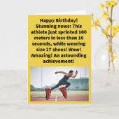 Grappige woordspeling Geen kleine voeten Gelukkige Kaart (Gele Bloem)