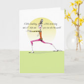 Grappige Yoga Pose vrouw verjaardagskaart Kaart (Gele Bloem)