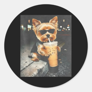 Grappige Yorkie Drinkt IJskoude Koffie Schattige H Ronde Sticker