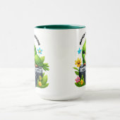 Grappige zangvogel zittend op een camera mok (Midden)