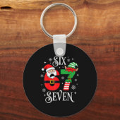 Grappige Zes Zeven 67 Meme 6 7 Elf Kerstman Kerst Sleutelhanger (Voorkant)