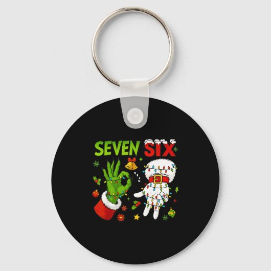 Grappige Zes Zeven 67 Meme 6 7 Kerst Elf Hand Jong Sleutelhanger (Voorkant)
