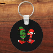 Grappige Zes Zeven 67 Meme 6 7 Kerst Elf Hand Jong Sleutelhanger (Voorkant)