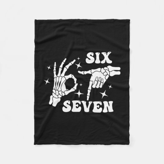 Grappige Zes Zeven 67 Meme Gen Alpha Skelet Handen Fleece Deken (Voorkant)