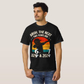 Grappige Zes Zeven “67” NYE Kids   Nieuwjaar 2026- T-shirt (Voorkant volledig)