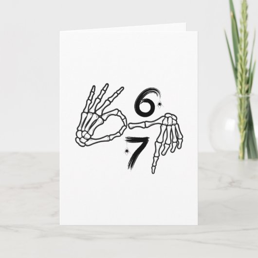 Grappige Zes Zeven 6 7 Meme 67 Skelet Hand Hallowe Kaart (Voorkant)
