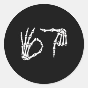 Grappige Zes Zeven 6 7 Meme 67 Skelet Hand Hallowe Ronde Sticker