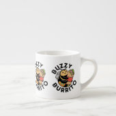 Grappige Zoemende Burrito Bij Espresso Kop (Rechts)