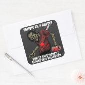 Grappige Zombie Op Een Budget Halloween Vierkante Sticker (Envelop)