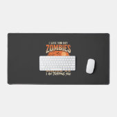 Grappige zombies Halloween achtervolgen ons ontwer Bureaumat (Keyboard & Muis)