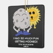Grappige Zonsverduistering 2024 Maan Gekscherende Keramisch Ornament (Links)