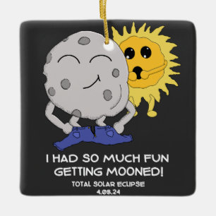 Grappige Zonsverduistering 2024 Maan Gekscherende Keramisch Ornament