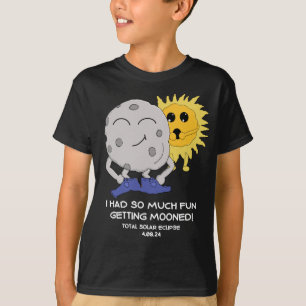 Grappige Zonsverduistering 2024 Maan Gekscherende  T-shirt