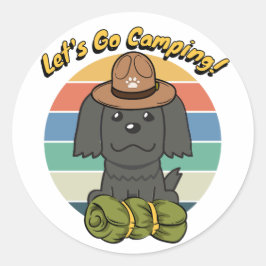 Grappige zwarte hond wil gaan kamperen ronde sticker