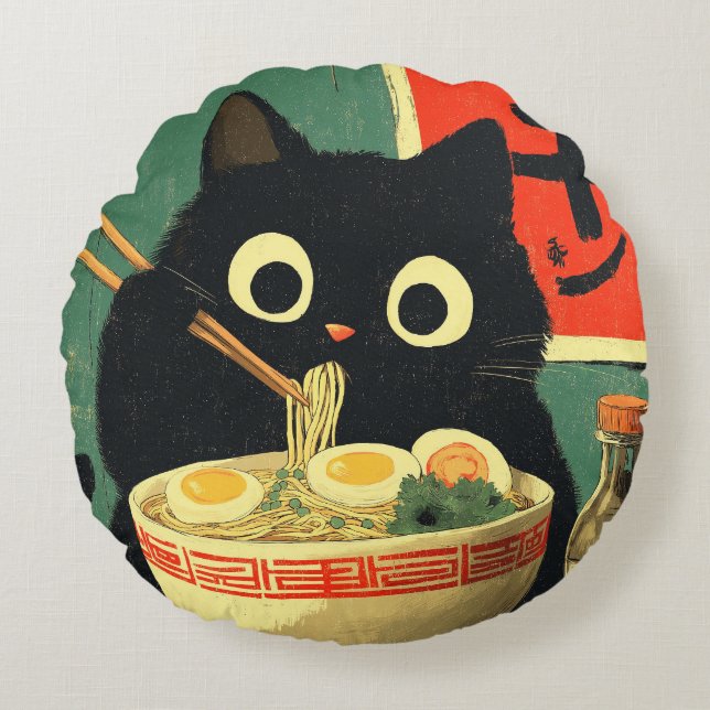 Grappige zwarte kat die Ramen eet Rond Kussen (Voorkant)