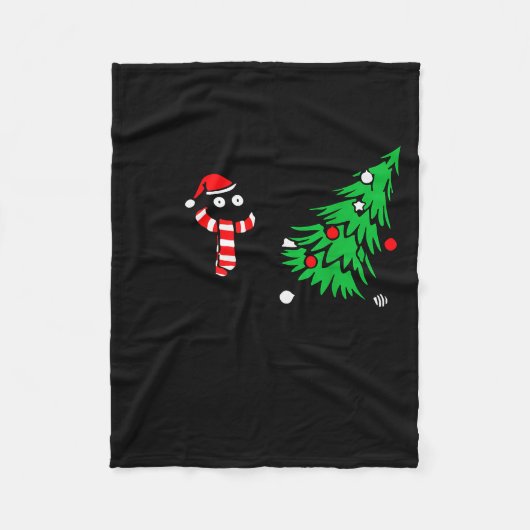 Grappige zwarte kat duwt kerstboom om kat heen fleece deken (Voorkant)