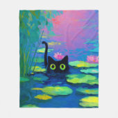 Grappige zwarte kat zwemt in vijver | Excentrieke Fleece Deken (Voorkant)